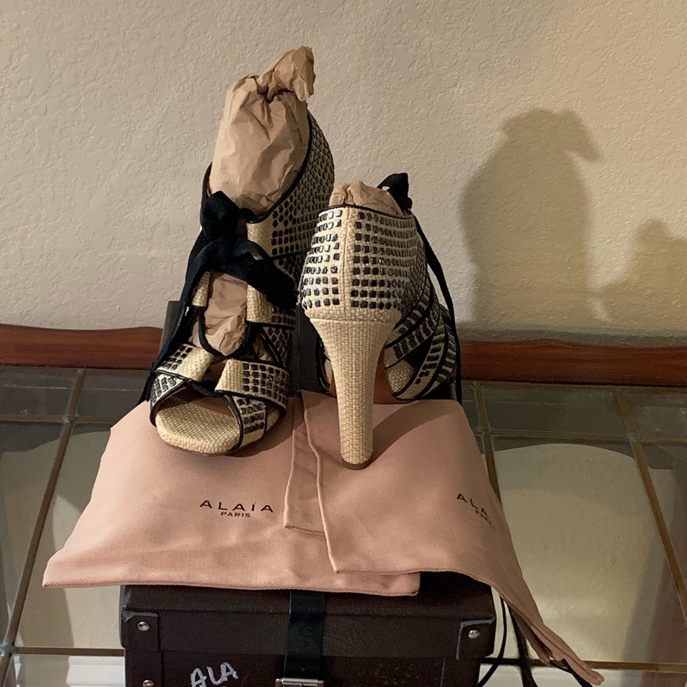 Azzedine alaia lace up heels size 9